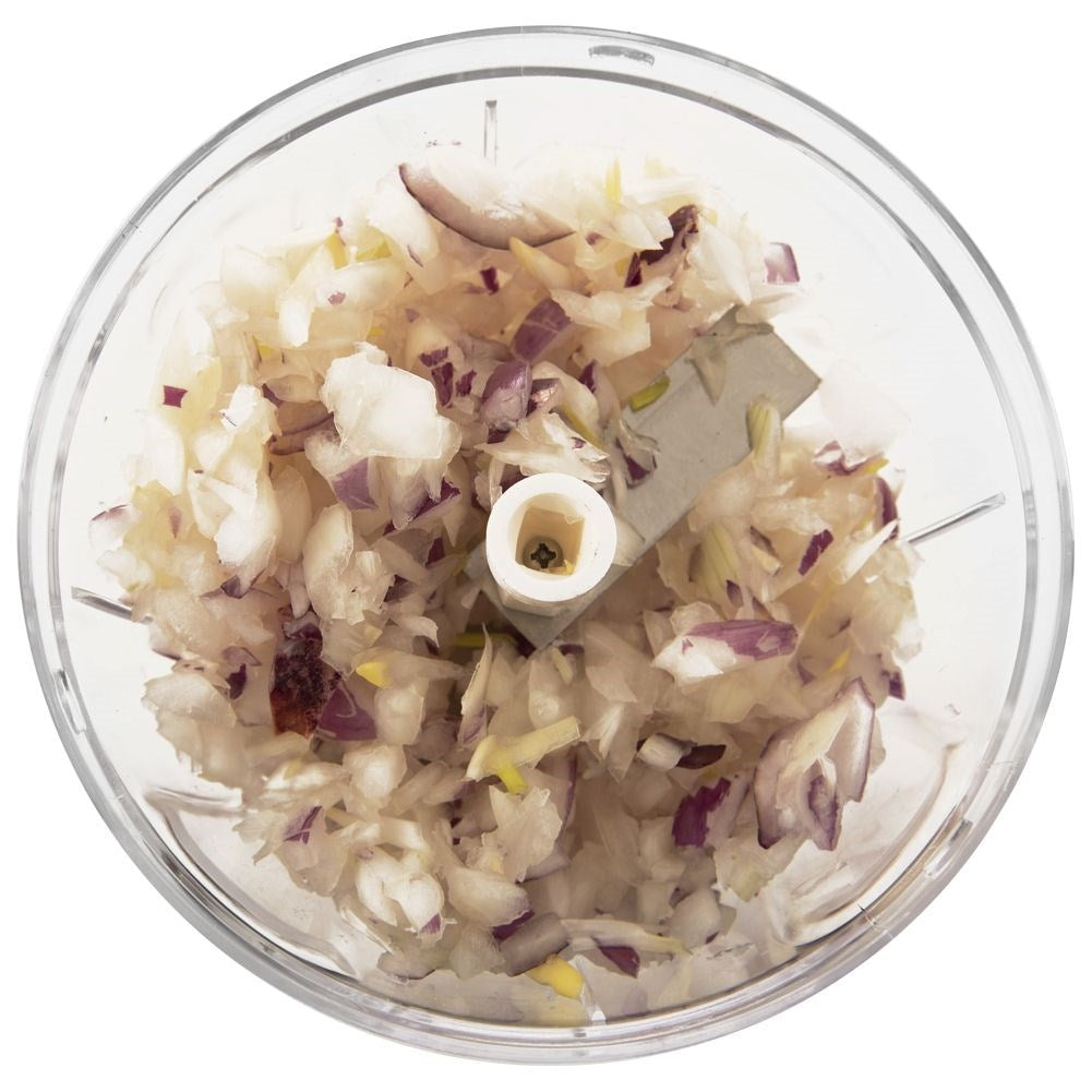 Vegetable chopper for quick and easy chopping of vegetables