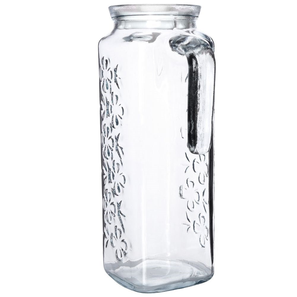 Versatile glass jug with plastic lid for drinks