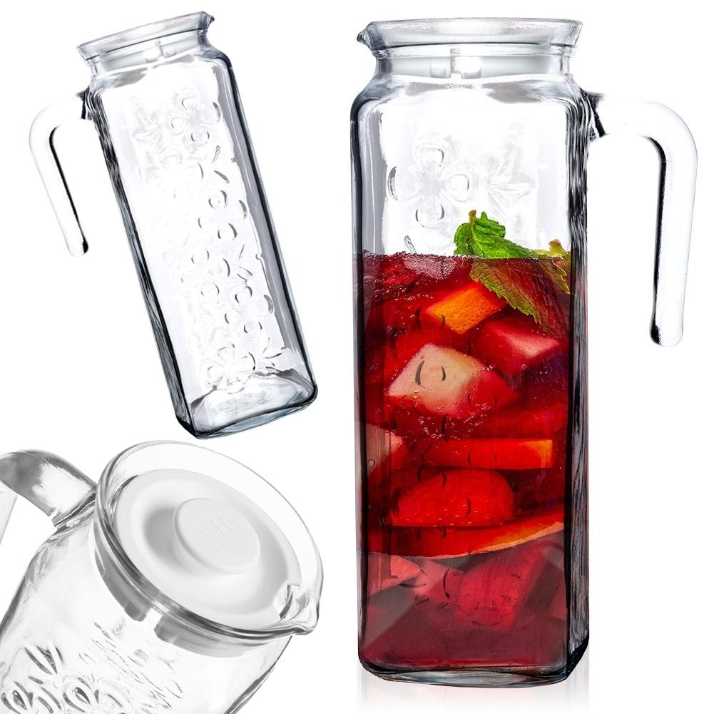 Versatile glass jug with plastic lid for drinks