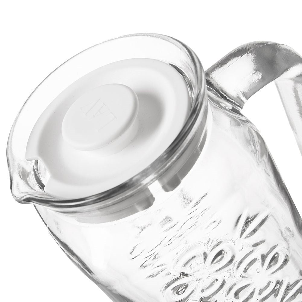 Versatile glass jug with plastic lid for drinks