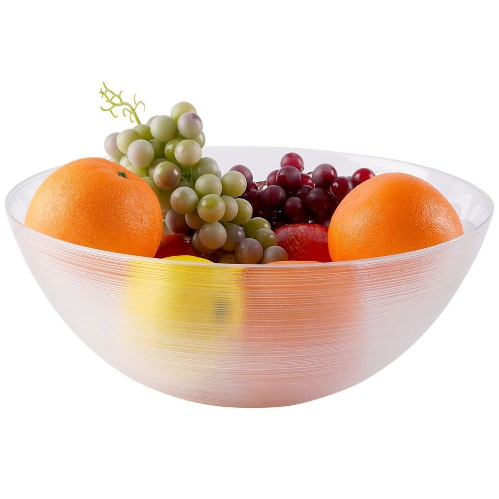 Versatile glass target for salads, chips and popcorn in the kitchen