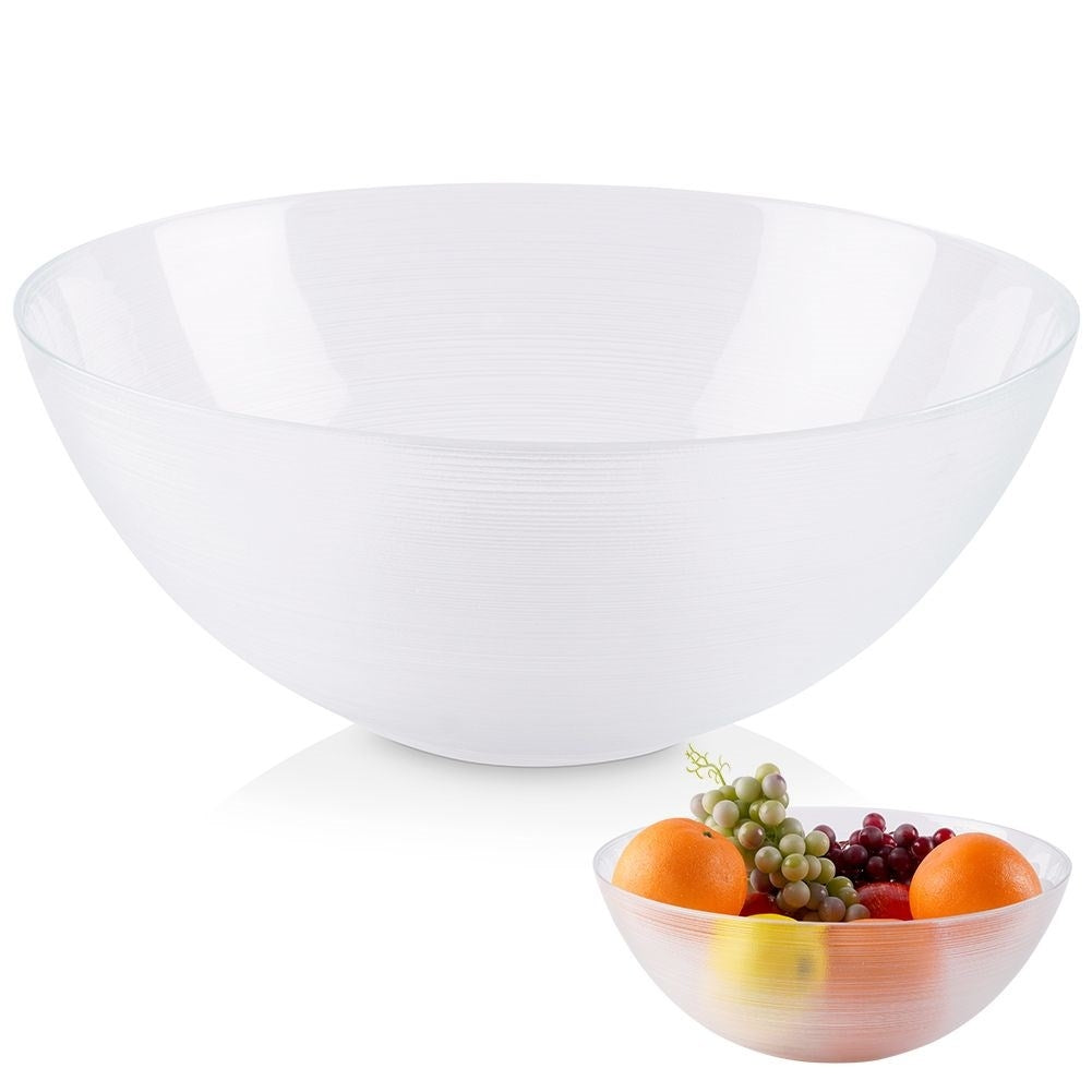 Versatile glass target for salads, chips and popcorn in the kitchen