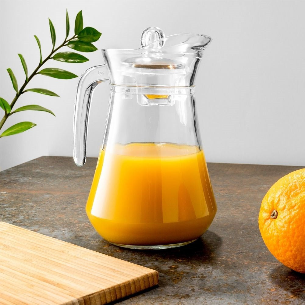 Versatile jug 1.4L: Handle, lid, perfect for drinks