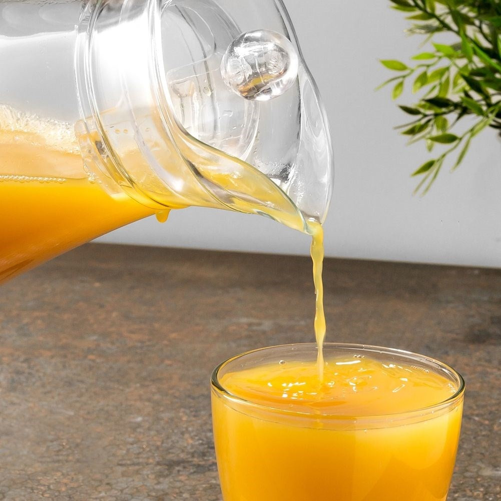 Versatile jug 1.4L: Handle, lid, perfect for drinks