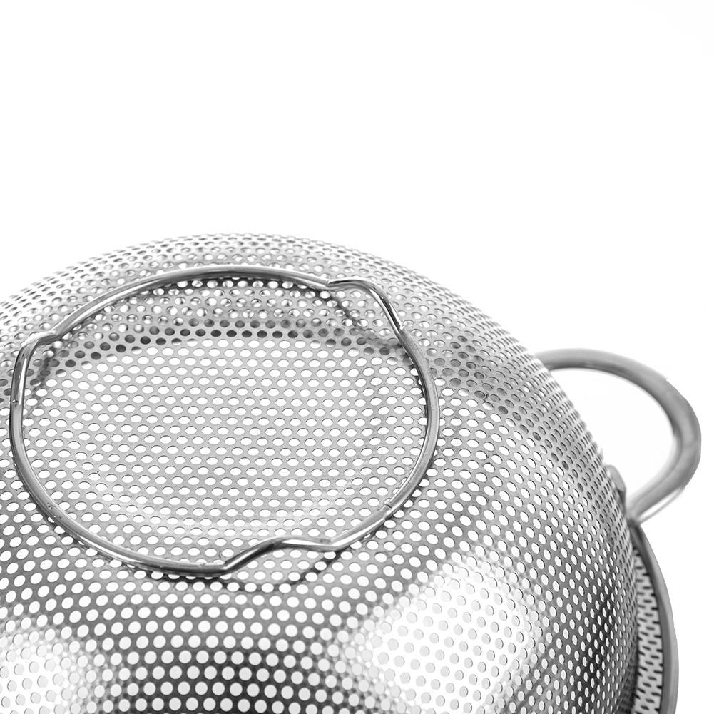 Versatile kitchen strainer in stainless steel with handle and legs