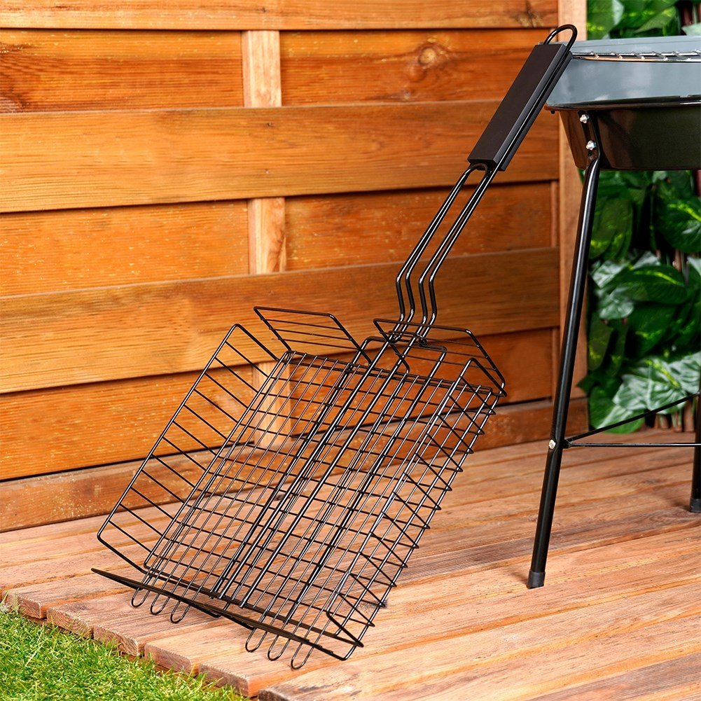 Versatile lockable grill basket with long handle for easy grilling