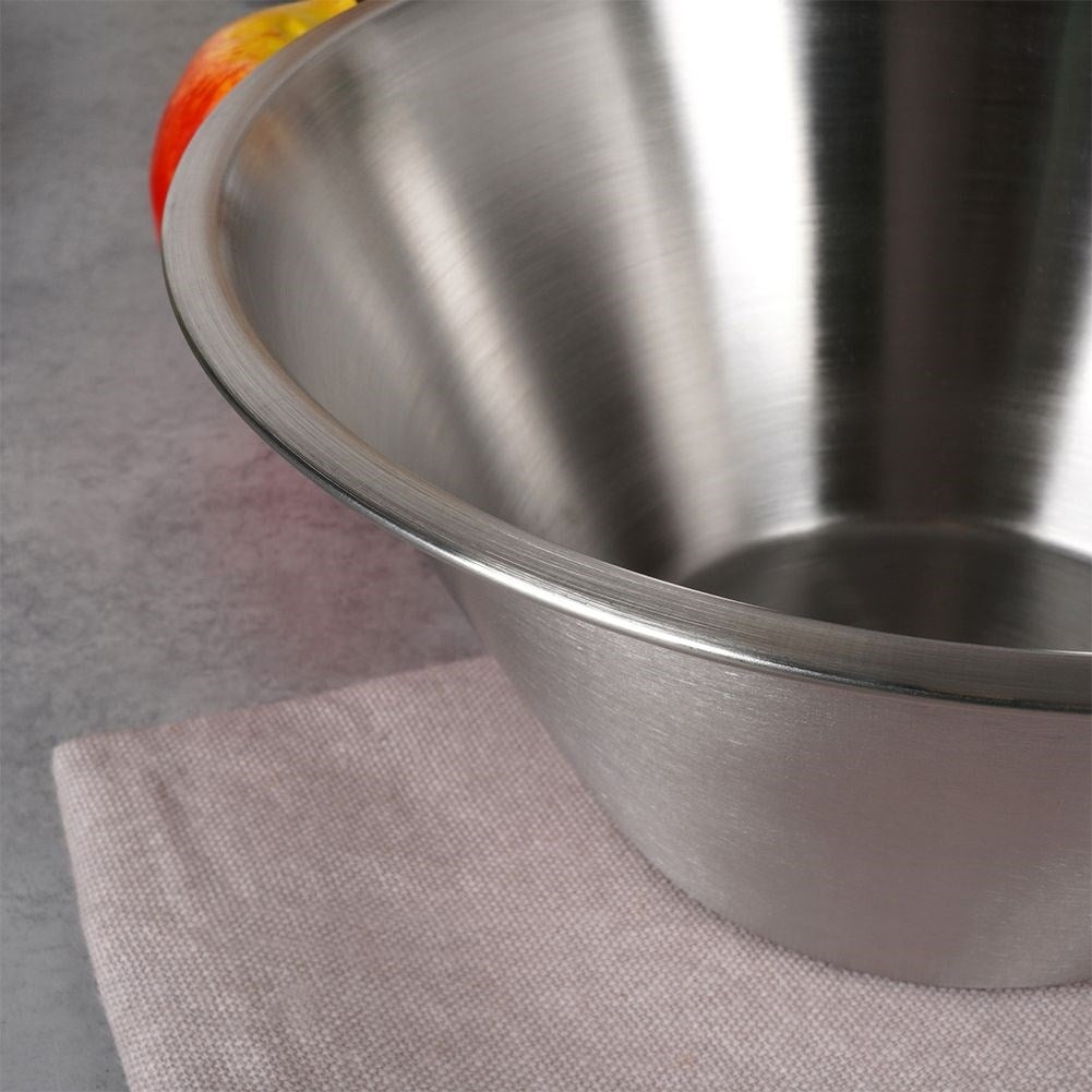 Versatile stainless steel bowl, 2L capacity for kitchen and storage