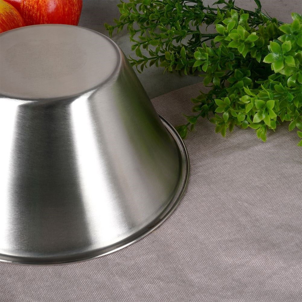 Versatile stainless steel bowl, 2L capacity for kitchen and storage