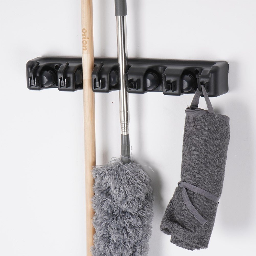 Wall Mounted Hanger with 5 Automatic Clamps and 6 Hooks