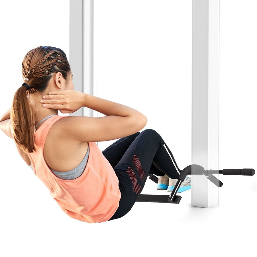 Wall and ceiling mounted training bar for all levels