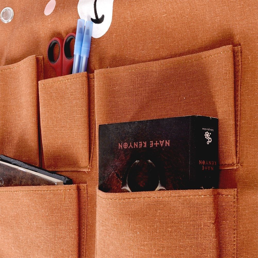 Wall organizer with bear motif and 7 pockets