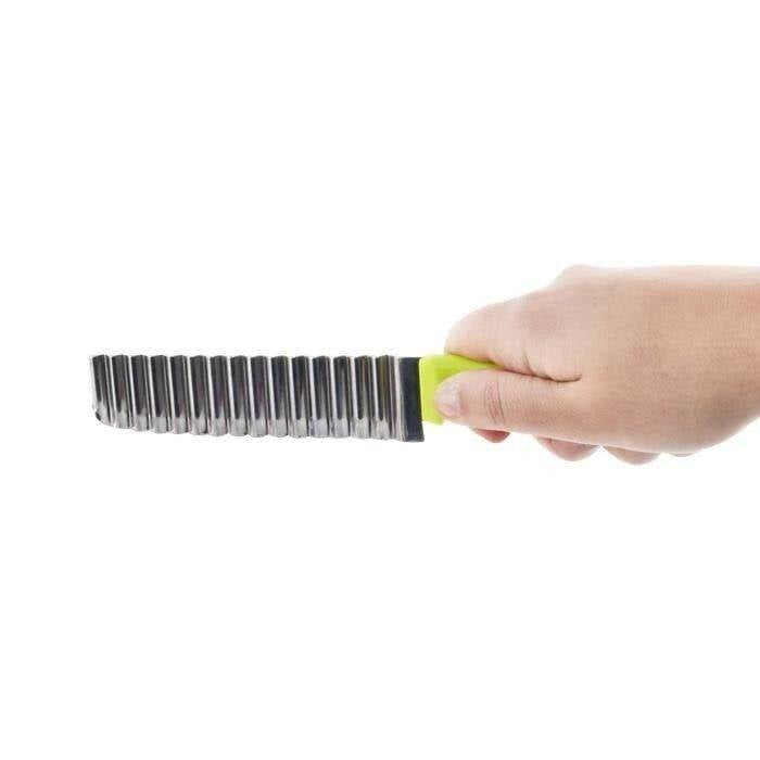 Wave knife for decorative cutting of vegetables and fruit