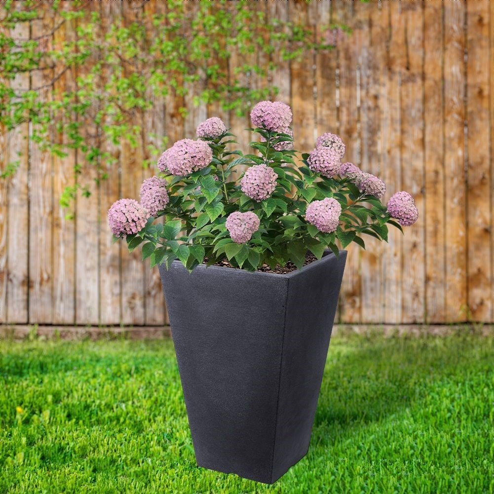 Weather-resistant plastic pot in stone imitation for outdoor use