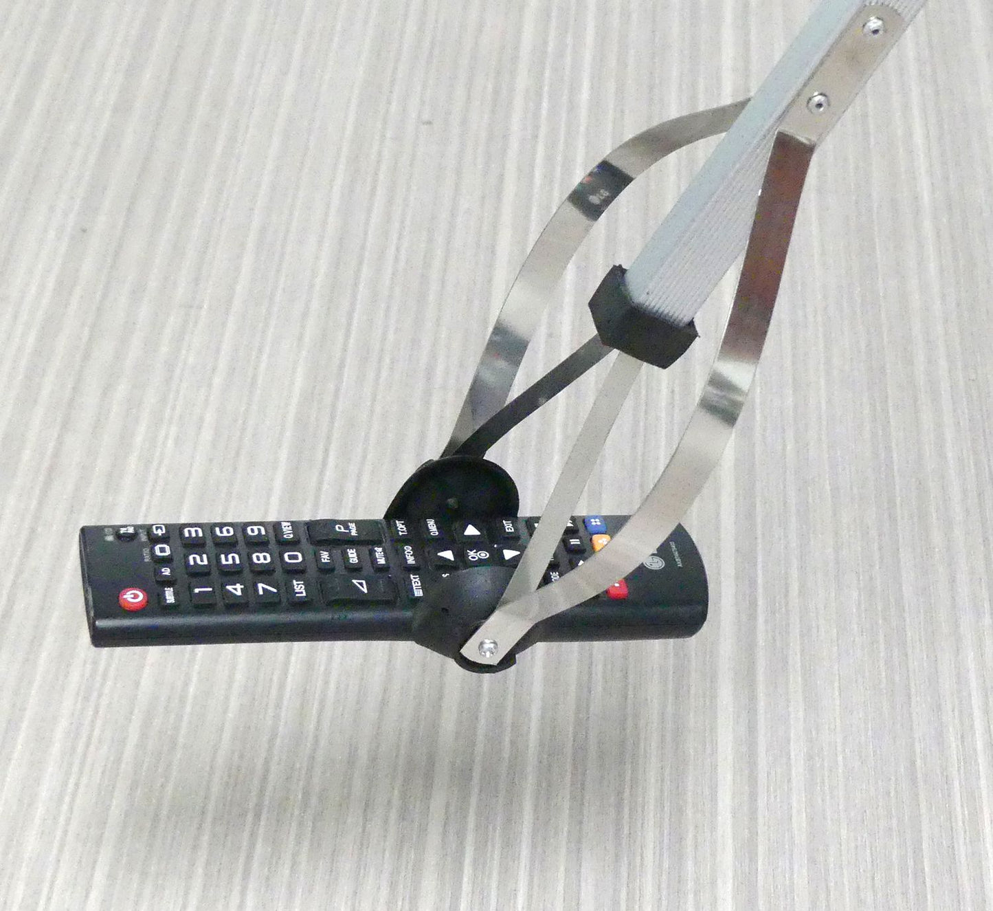 Wellys Foldable Gripper/Folding Pick Up Tool
