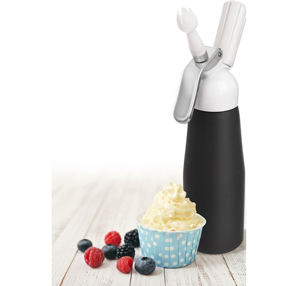 Whipped cream siphon with 3 decoration nozzles for desserts