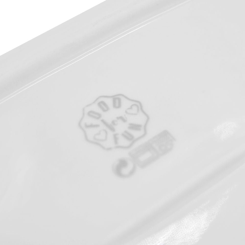 White Butter changer with lid and handle