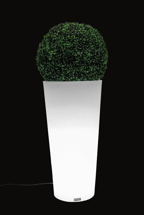 White Habana flowerpot with lighting