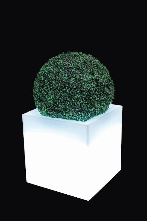 White Pixel Pot with lighting