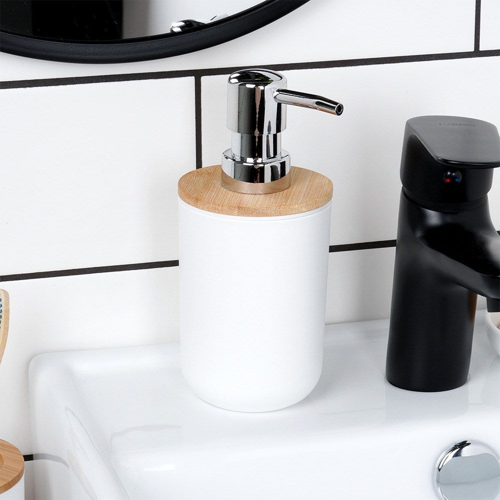 White bathroom set, 6 pieces
