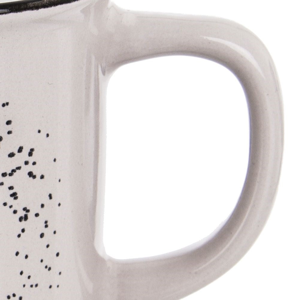 White ceramic cup: Unique decoration, perfect for coffee