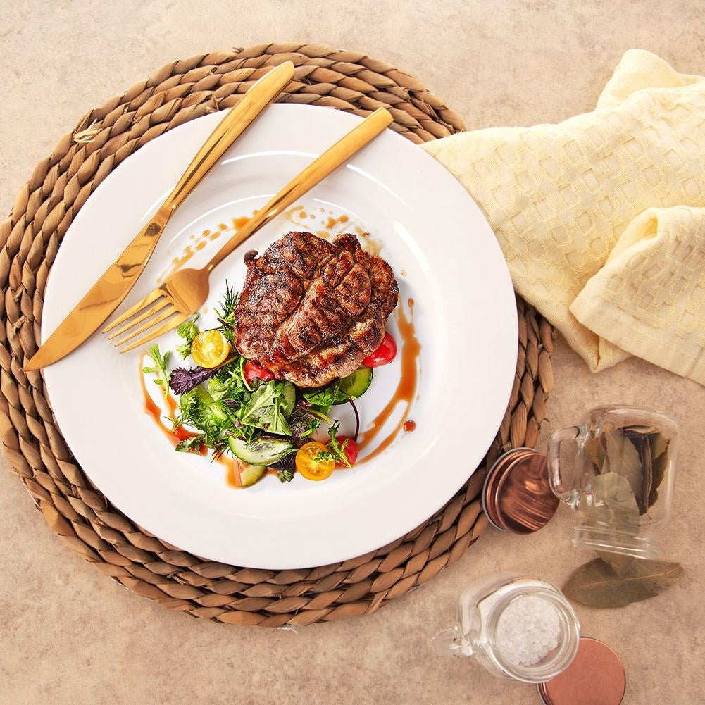 White porcelain tableware: Dishwasher and microwave safe