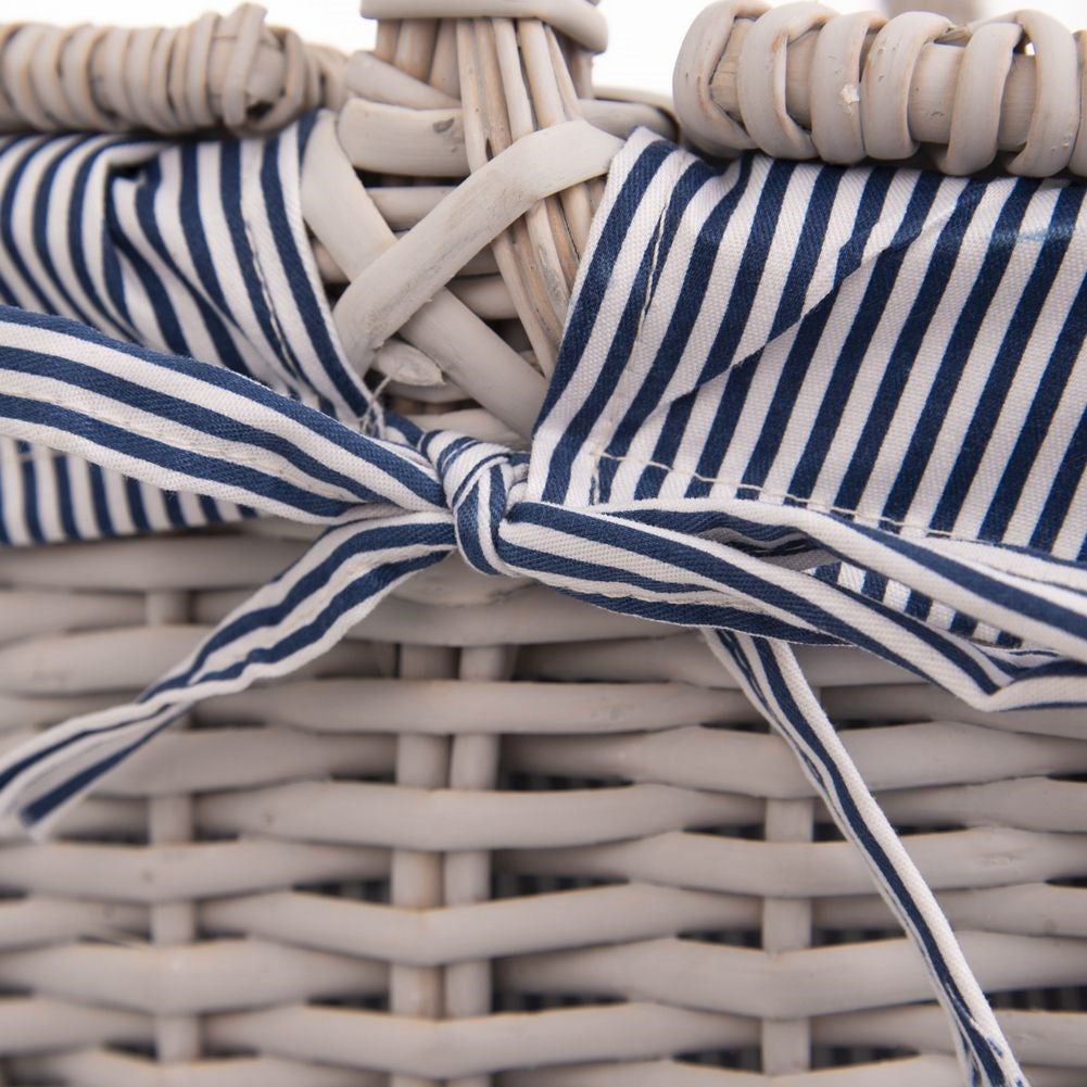 Wicker picnic basket