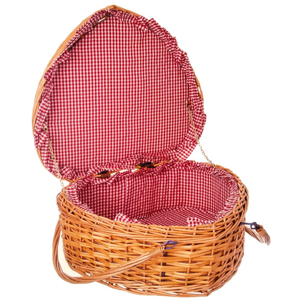 Wicker picnic basket heart