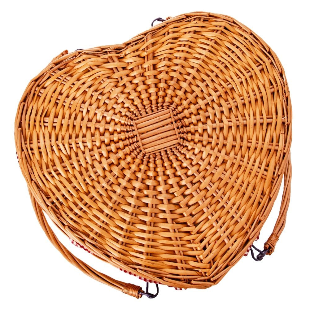 Wicker picnic basket heart