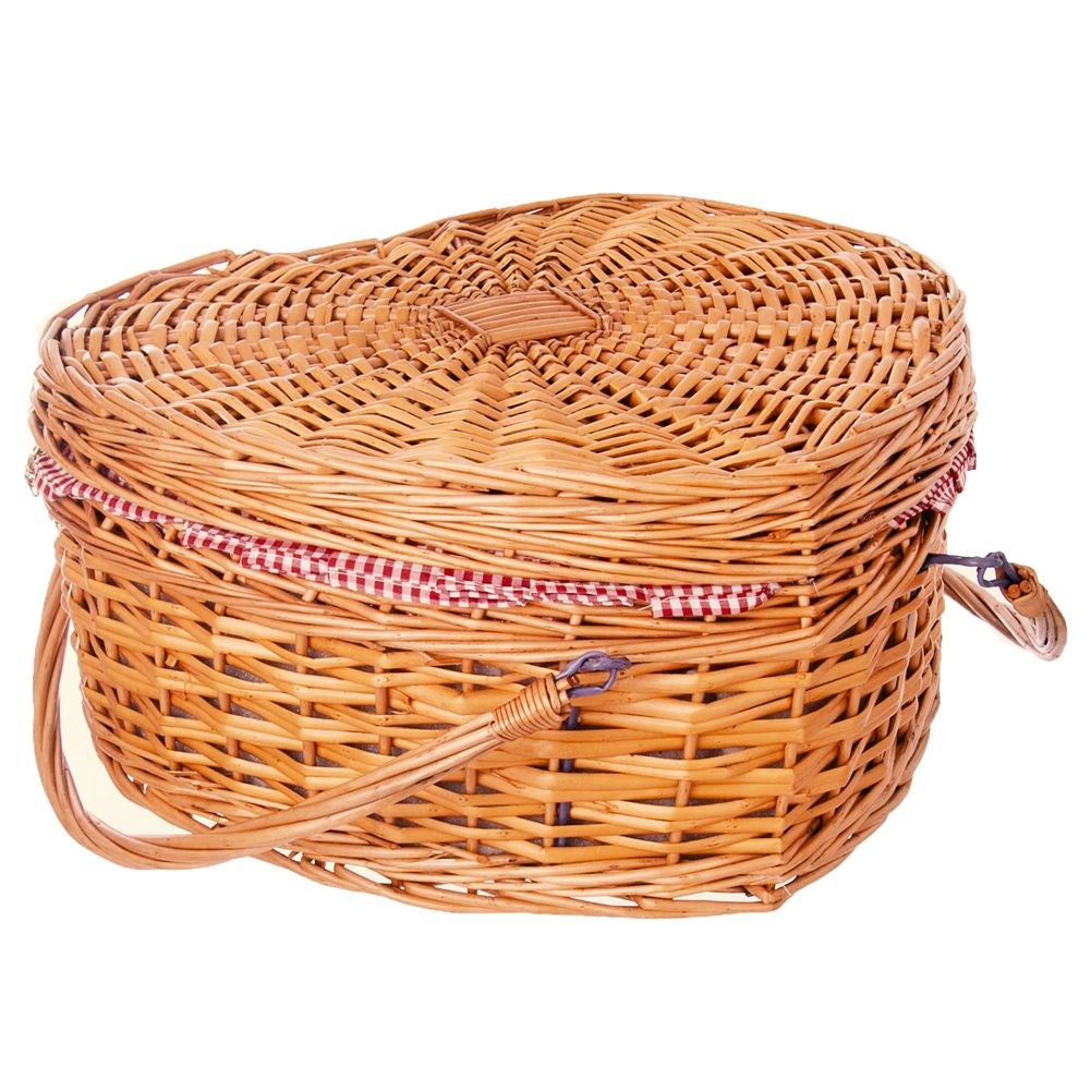 Wicker picnic basket heart