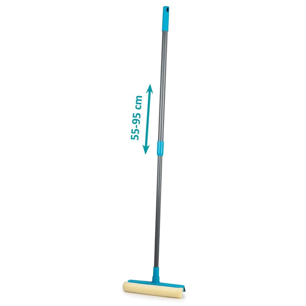 Window scraper with adjustable telescopic handle