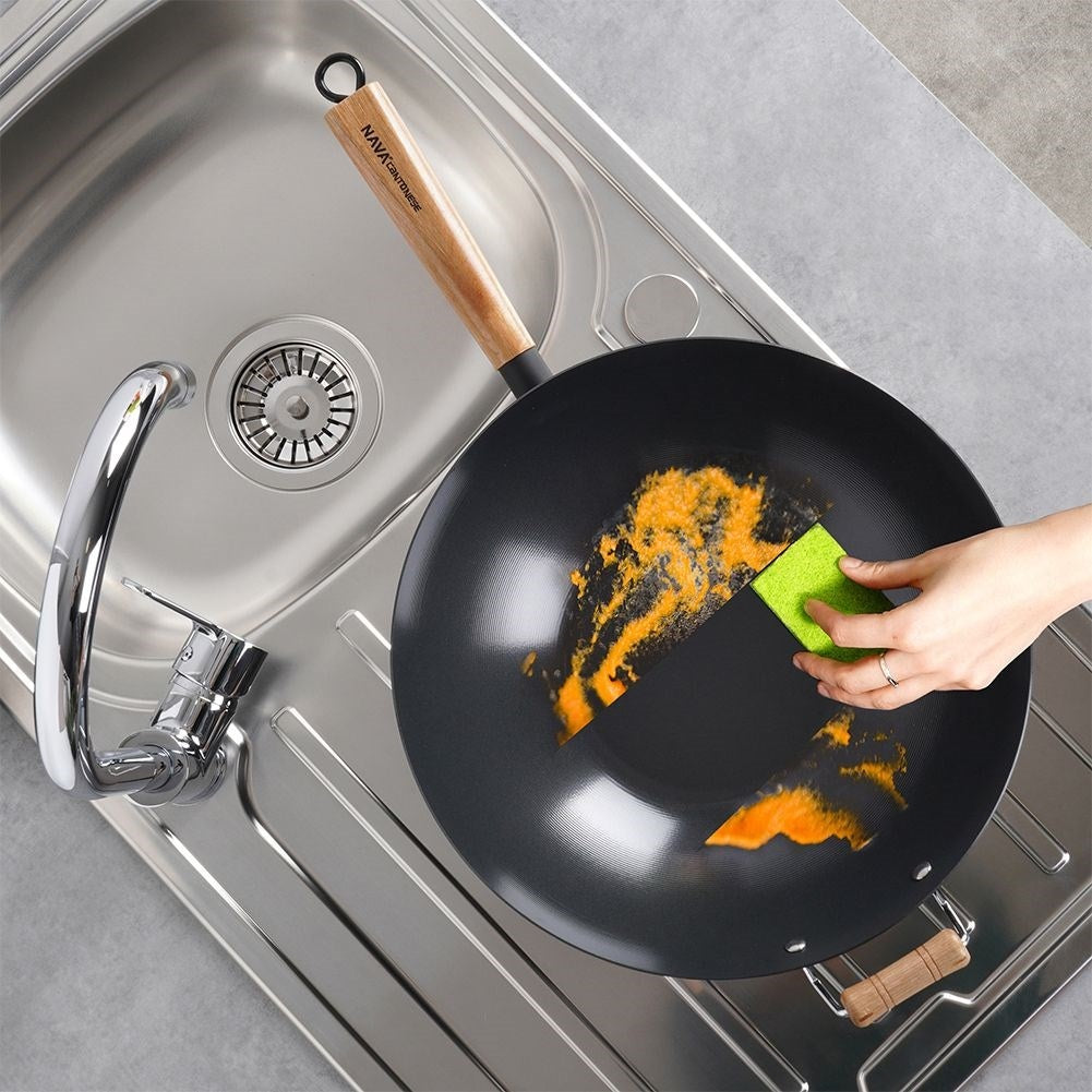 Wok in Carbon Steel with Non-Stick for Asian Dishes