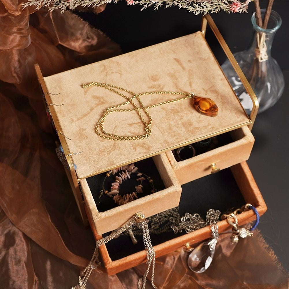 Wooden jewelery box with a luxurious velvet finish
