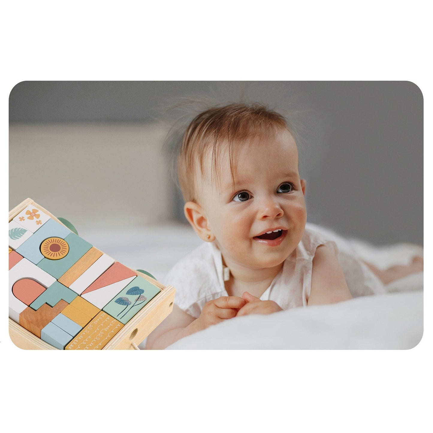 Wooden pull toy with NK-853 Nukido blocks