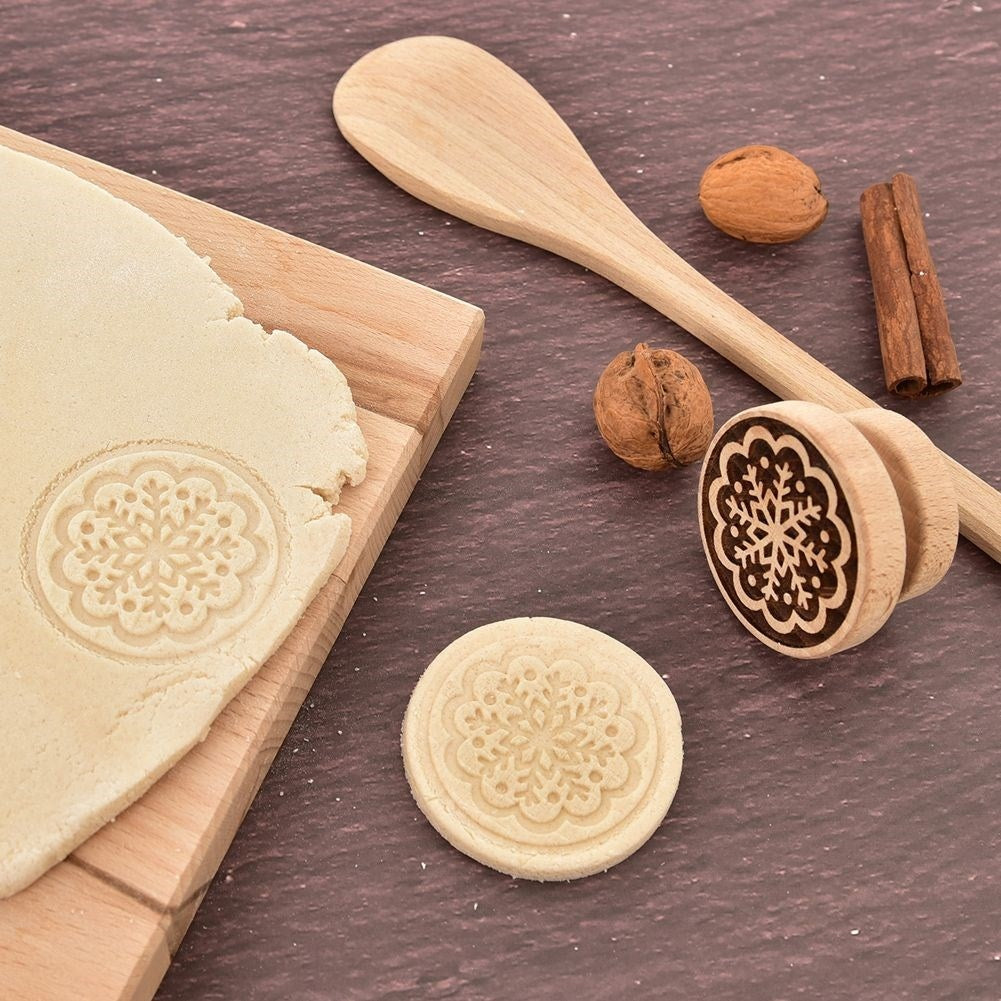 Wooden stamp with snowflake pattern for cookies, 5.5 cm diameter