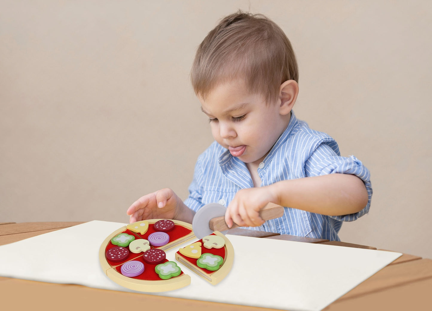 Wooden toy pizza slicer for kids